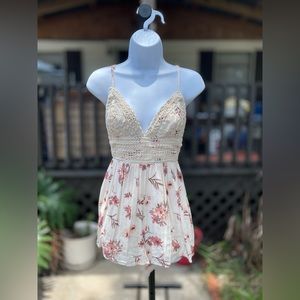ILLA ILLA Floral/Lace Romper